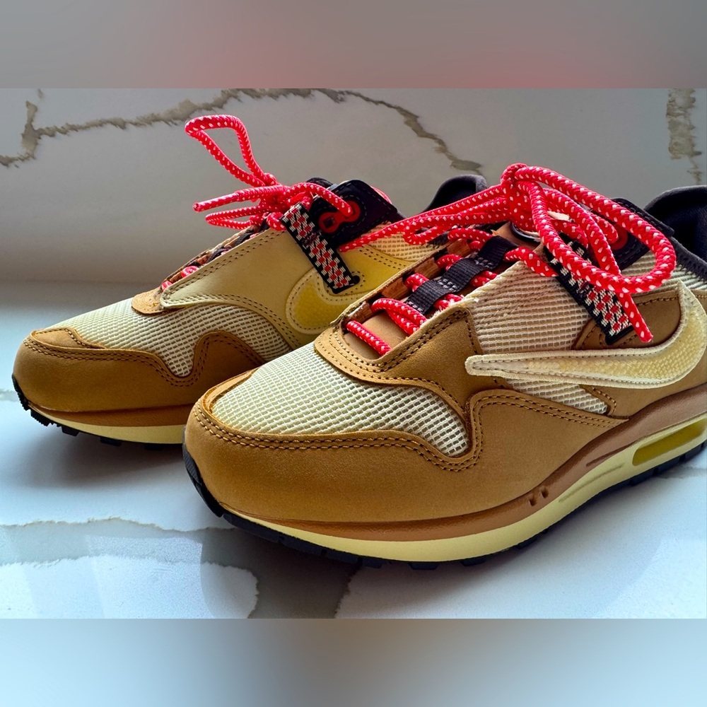 Travis Scott x Air Max 1 'Wheat' - Mens Sz 5.5 (Equivalent to Woman’s Sz 7) - Picture 4 of 13